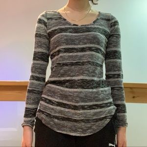 Reitmans stretchy fitted grey striped shirt